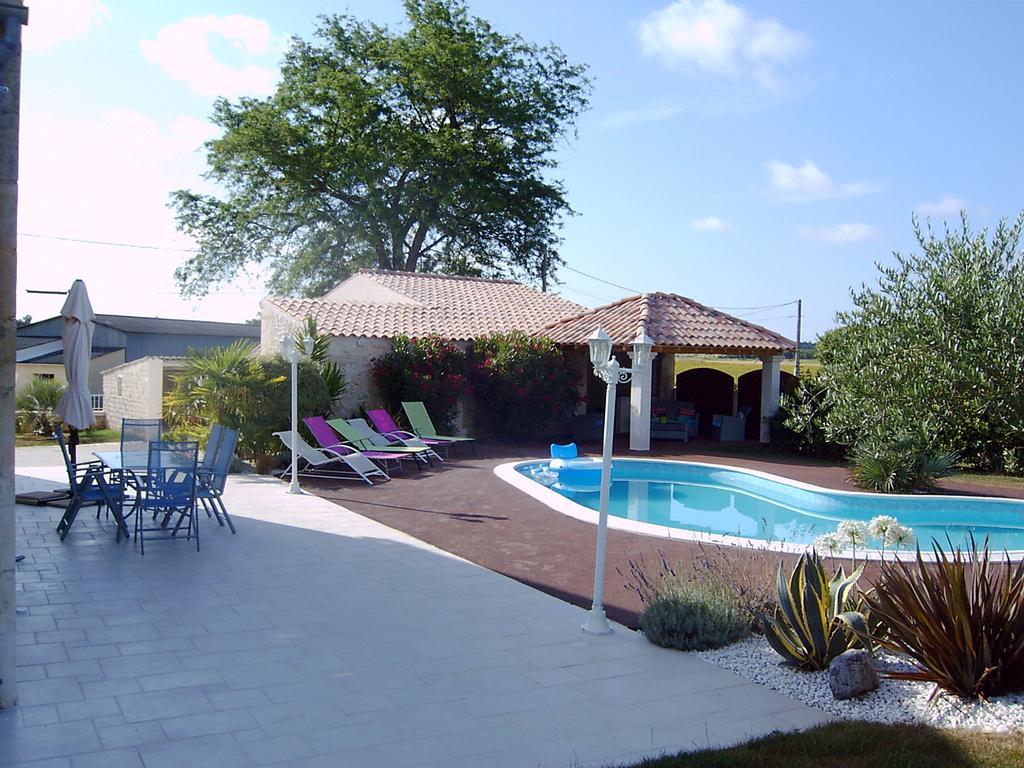 L'Oasis Bed & Breakfast Port-d'Envaux Luaran gambar