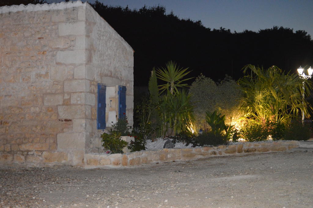 L'Oasis Bed & Breakfast Port-d'Envaux Luaran gambar
