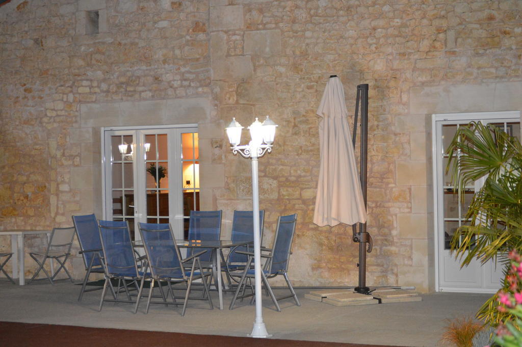L'Oasis Bed & Breakfast Port-d'Envaux Luaran gambar