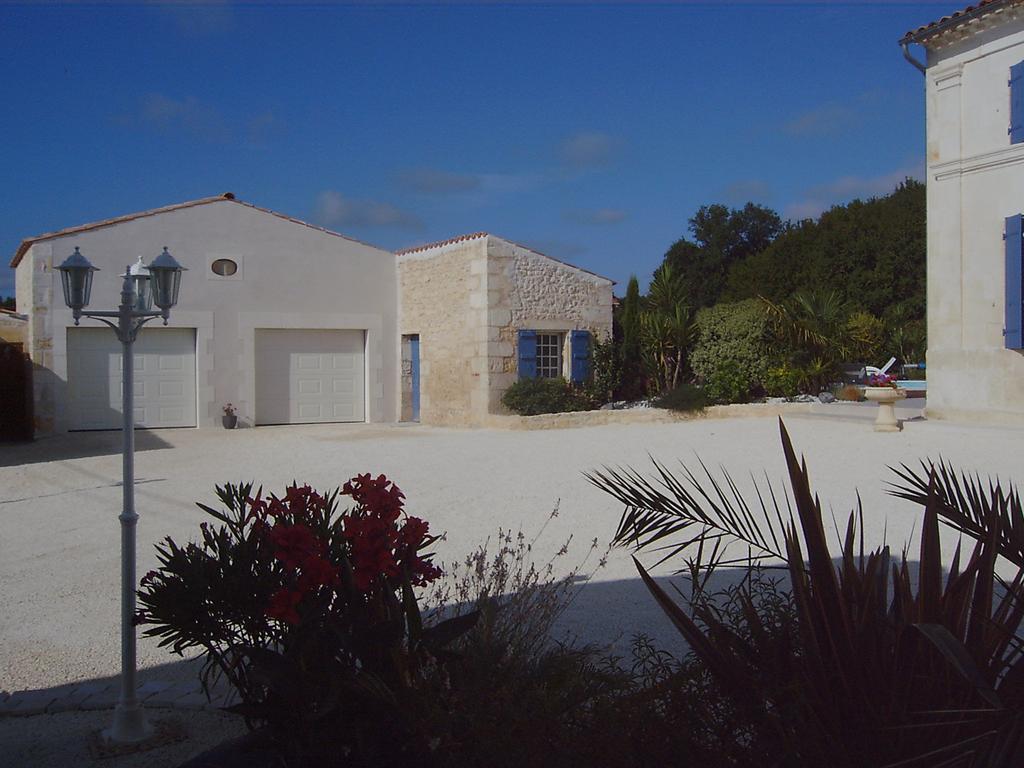 L'Oasis Bed & Breakfast Port-d'Envaux Luaran gambar
