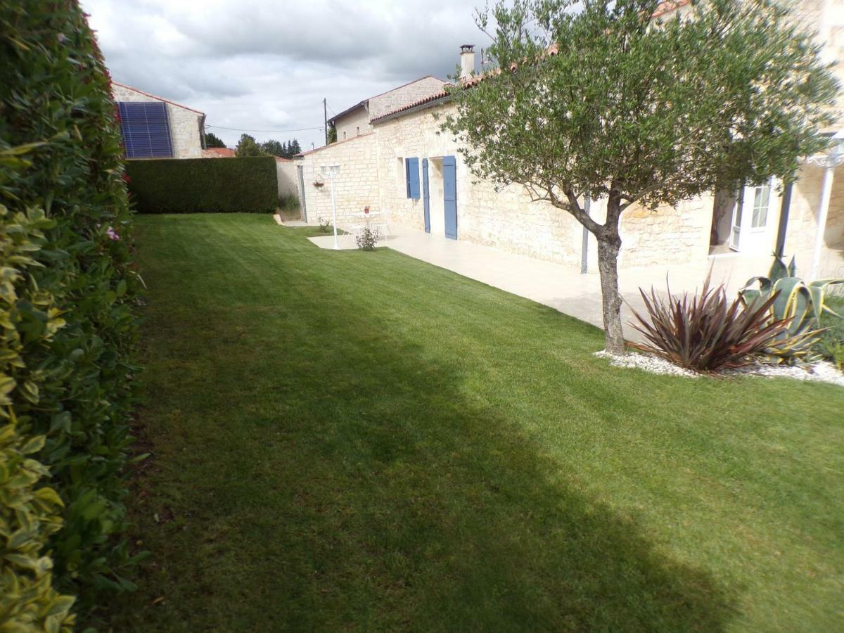 L'Oasis Bed & Breakfast Port-d'Envaux Luaran gambar